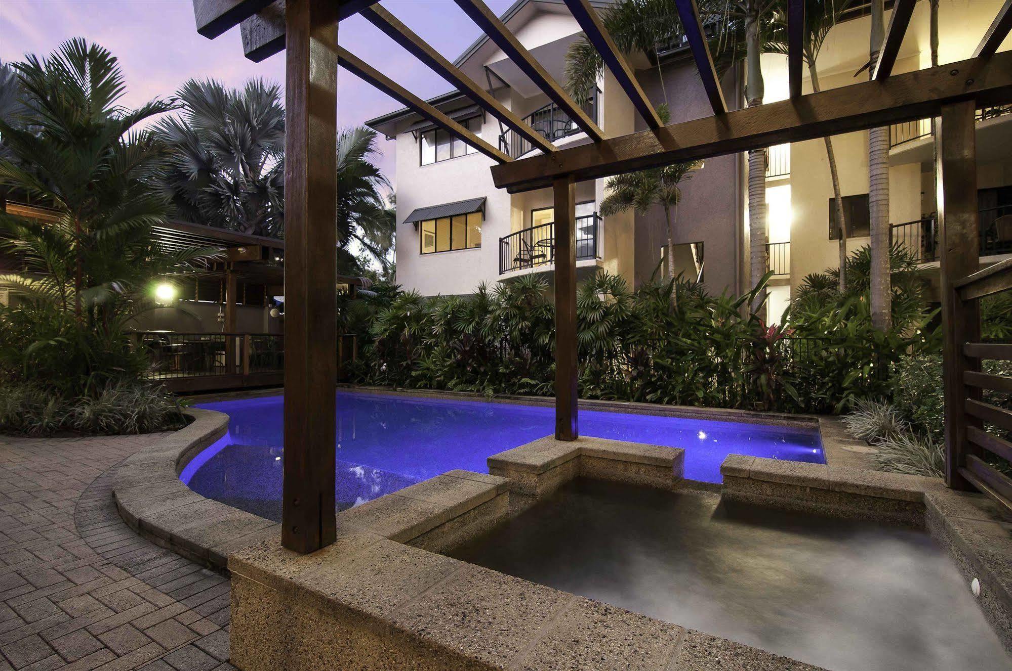 Bay Villas Resort Port Douglas Kültér fotó
